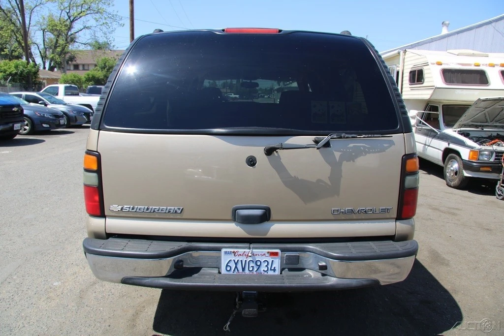 2005 Chevrolet Suburban 9th Gen - Image 6 of 21
