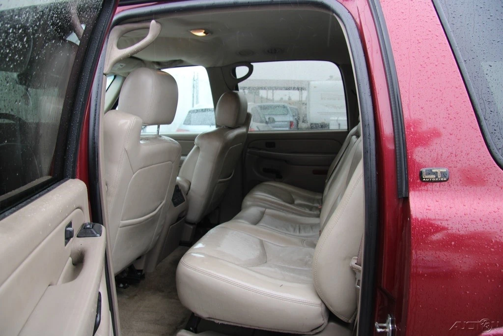 2005 Chevrolet Suburban 9th Gen - Image 18 of 21