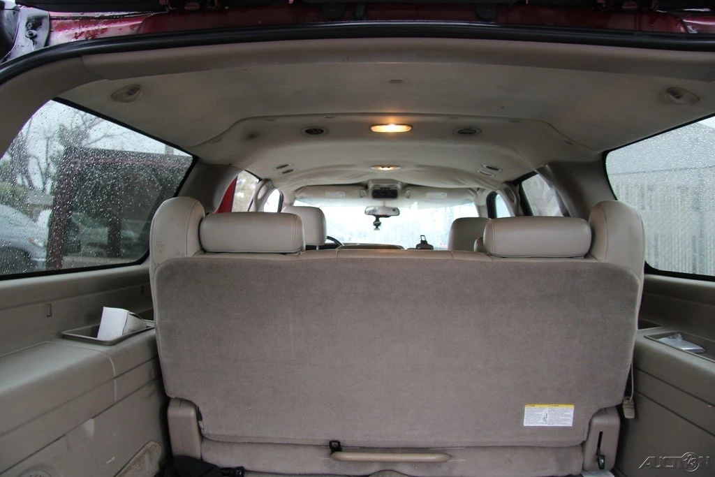 2005 Chevrolet Suburban 9th Gen - Image 20 of 21
