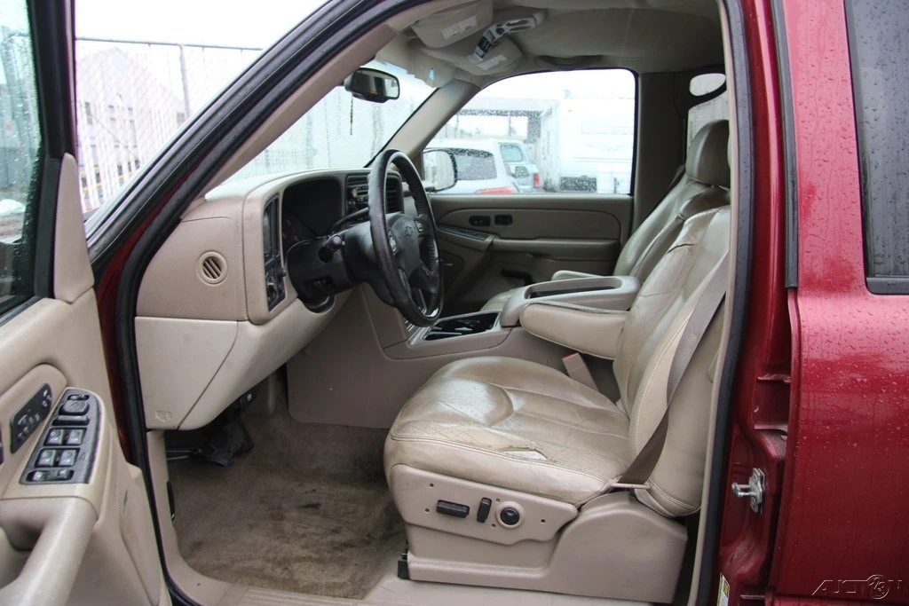 2005 Chevrolet Suburban 9th Gen - Image 12 of 21
