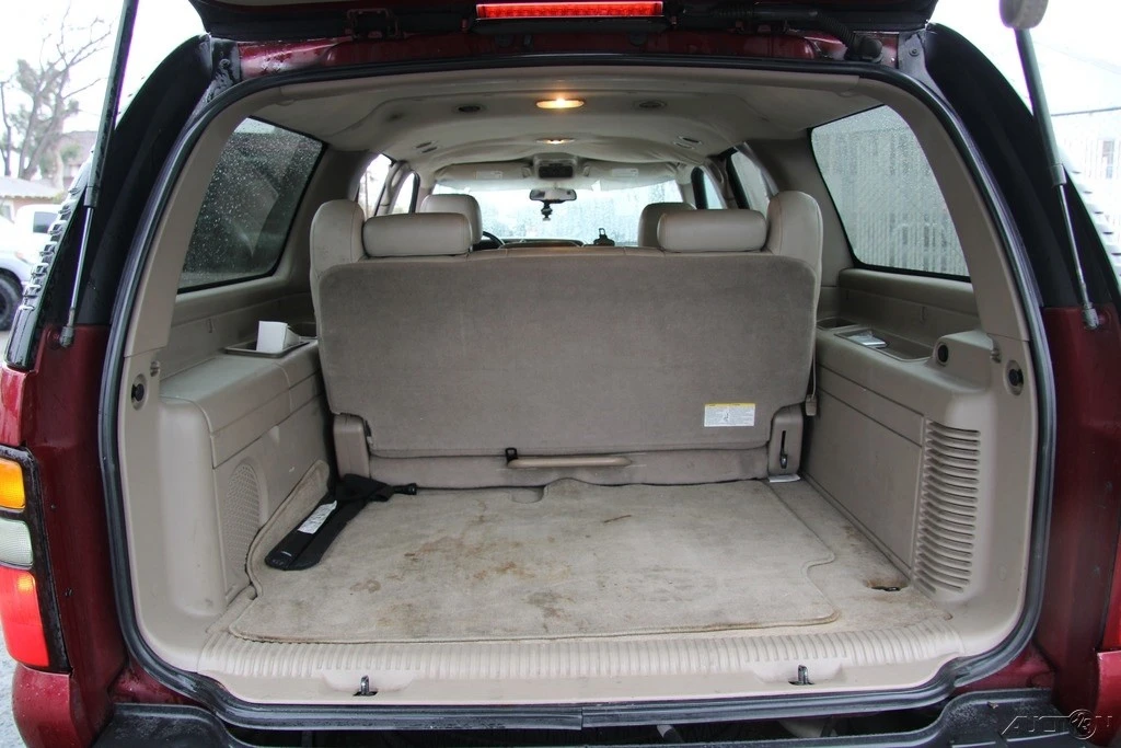 2005 Chevrolet Suburban 9th Gen - Image 19 of 21