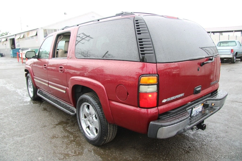 2005 Chevrolet Suburban 9th Gen - Image 4 of 21