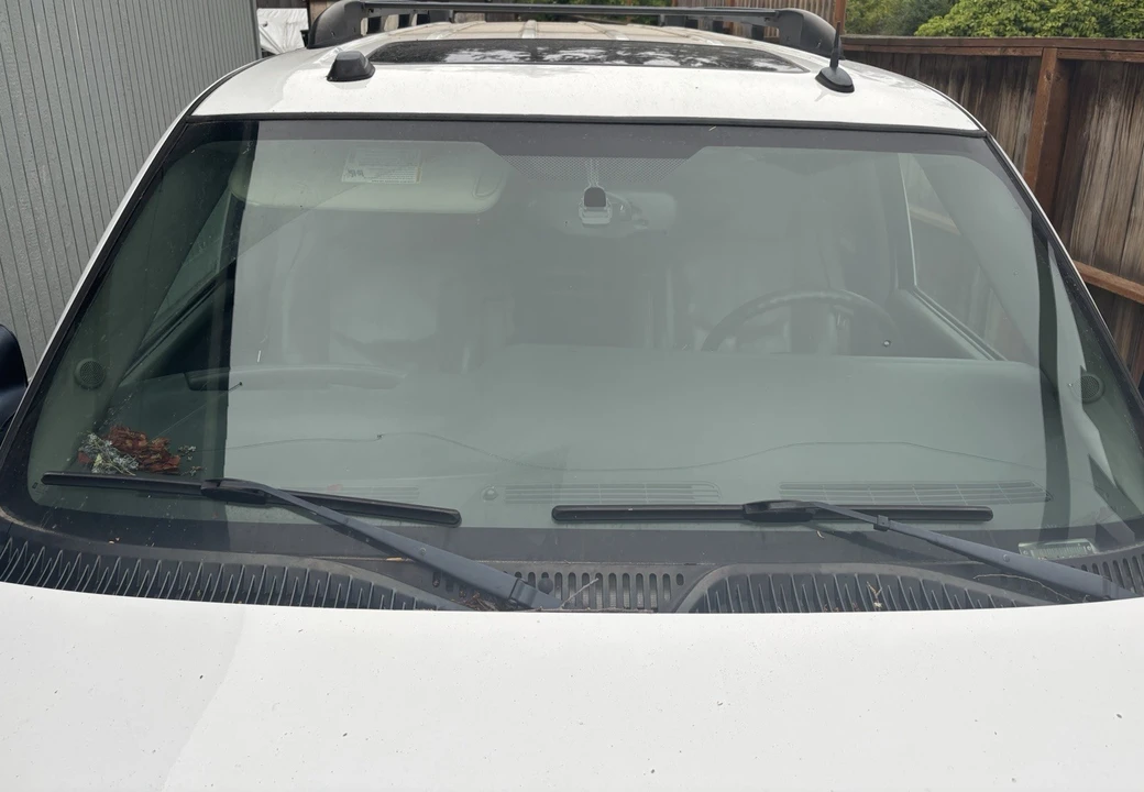 2005 Chevrolet Suburban 9th Gen - Image 6 of 16