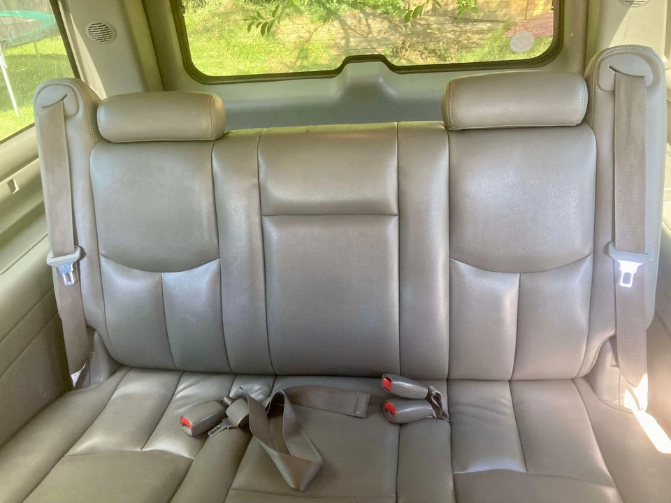 2005 Chevrolet Suburban 9th Gen - Image 9 of 16