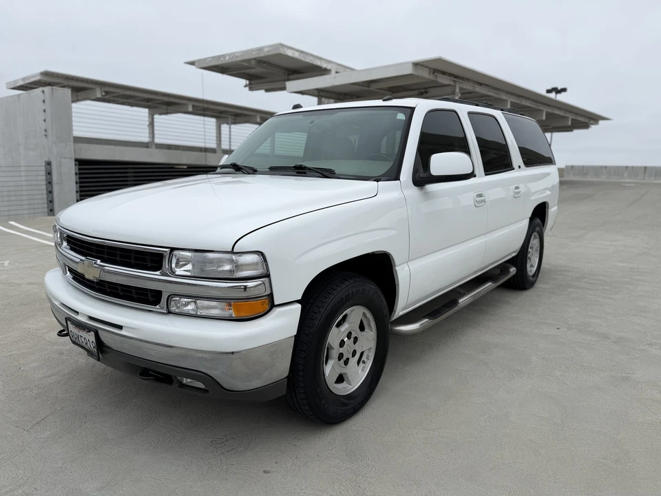2005 Chevrolet Suburban 9th Gen - Image 9 of 31
