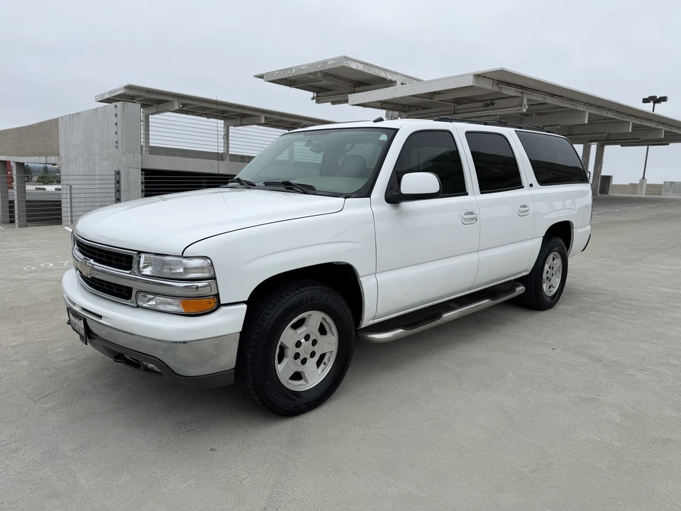 2005 Chevrolet Suburban 9th Gen - Image 10 of 31
