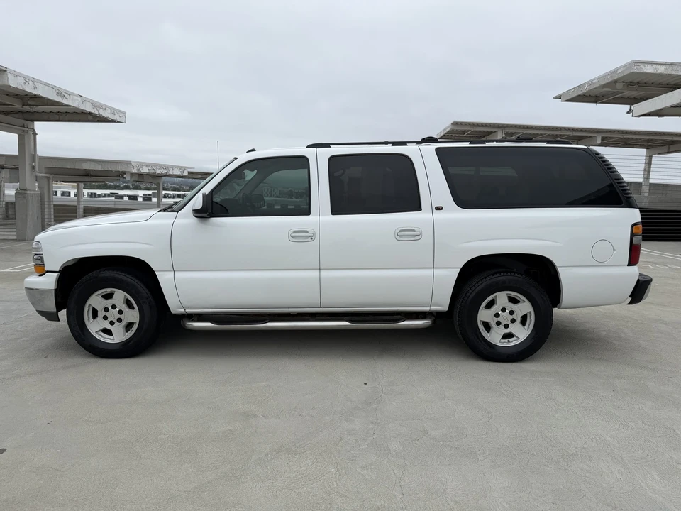 2005 Chevrolet Suburban 9th Gen - Image 17 of 31