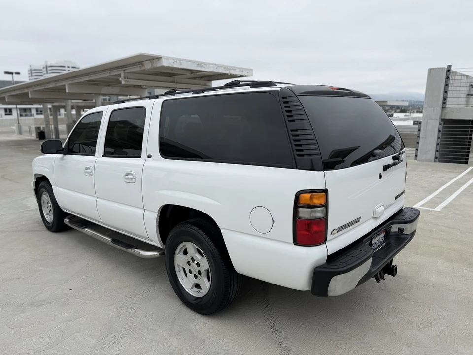 2005 Chevrolet Suburban 9th Gen - Image 20 of 31