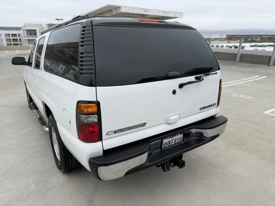 2005 Chevrolet Suburban 9th Gen - Image 22 of 31