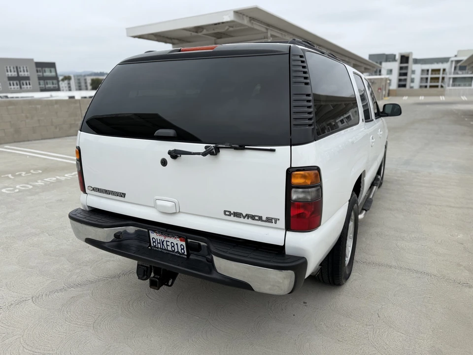 2005 Chevrolet Suburban 9th Gen - Image 27 of 31