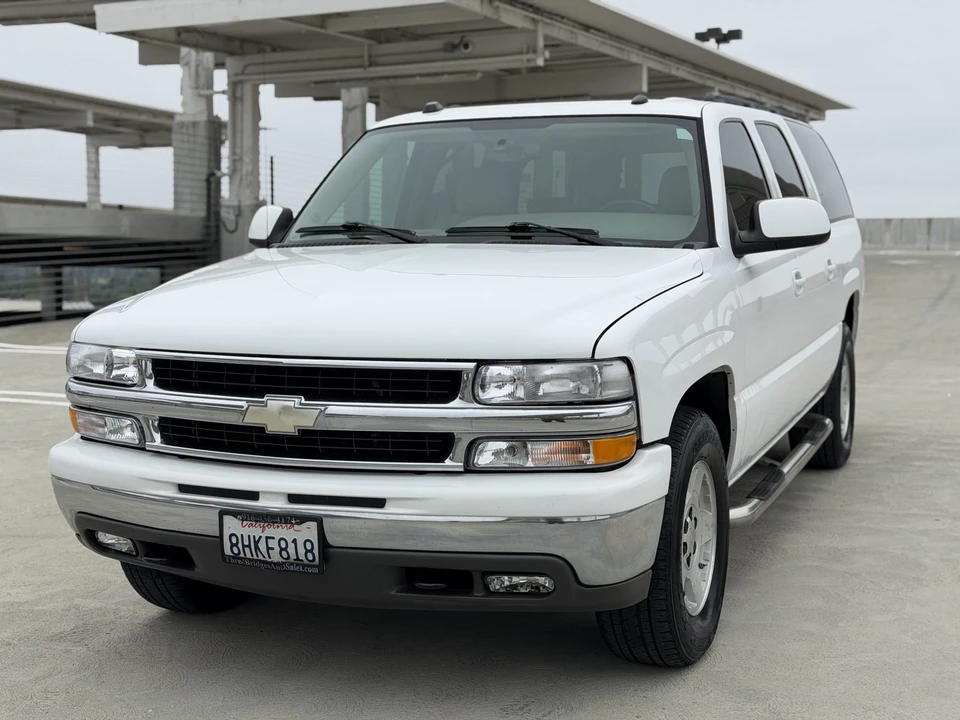 2005 Chevrolet Suburban 9th Gen - Image 3 of 31