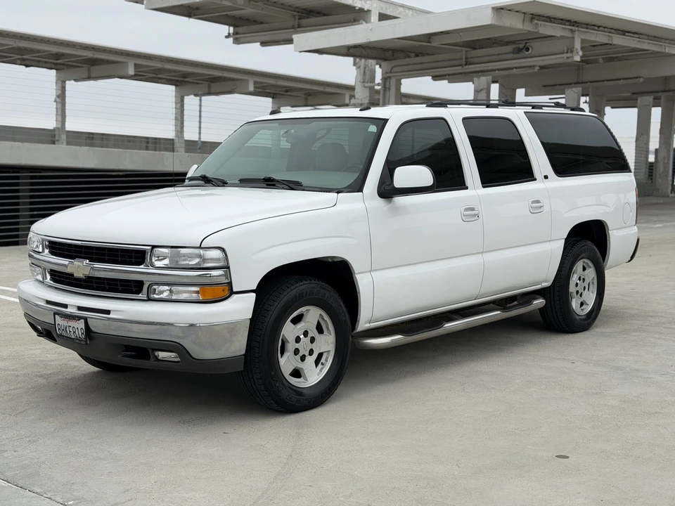 2005 Chevrolet Suburban 9th Gen - Image 11 of 31