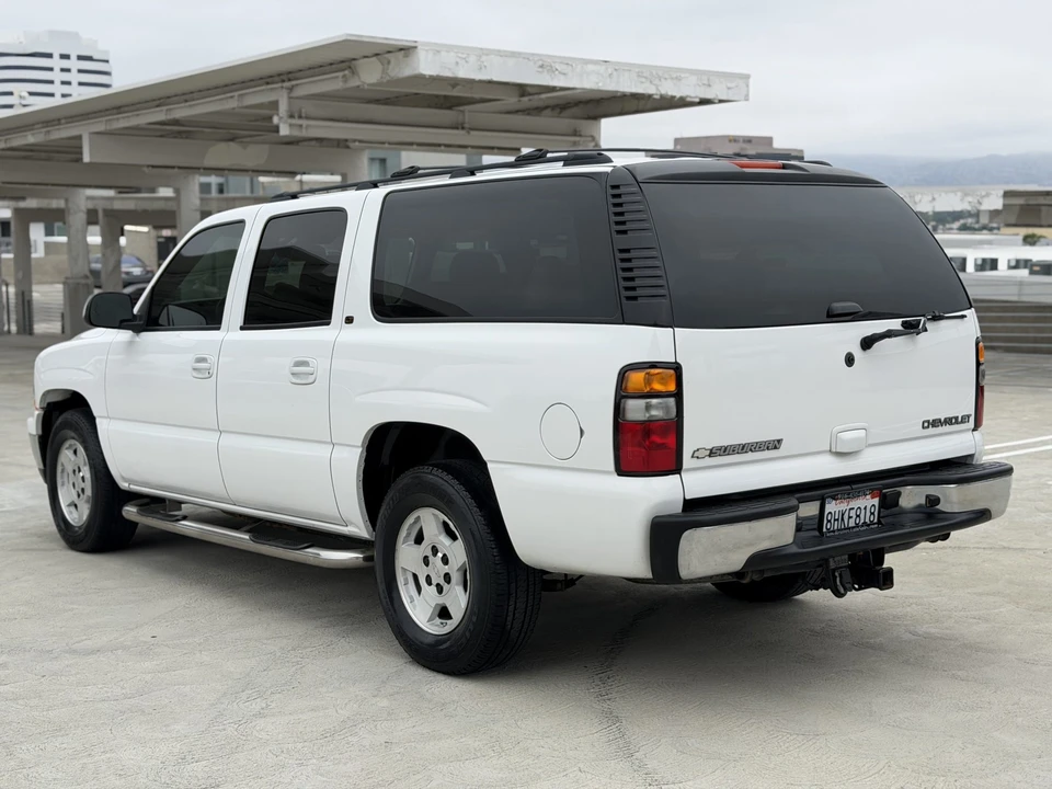 2005 Chevrolet Suburban 9th Gen - Image 18 of 31