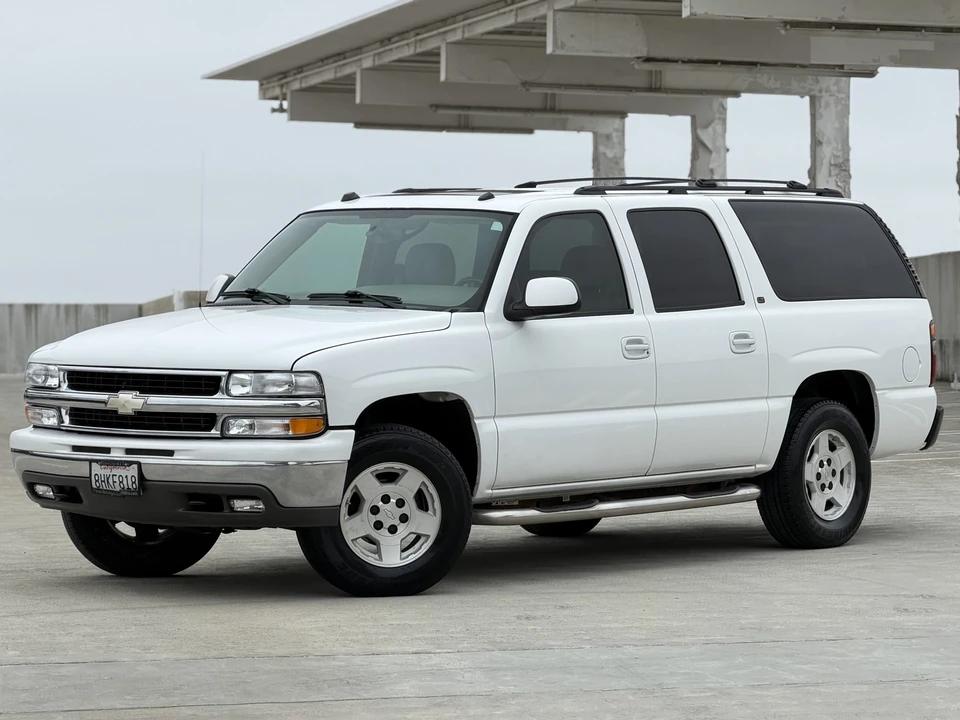 2005 Chevrolet Suburban 9th Gen - Image 14 of 31