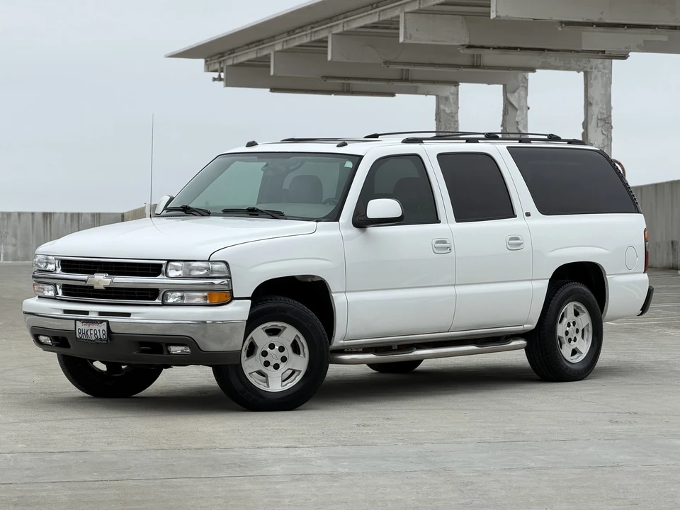 2005 Chevrolet Suburban 9th Gen - Image 13 of 31