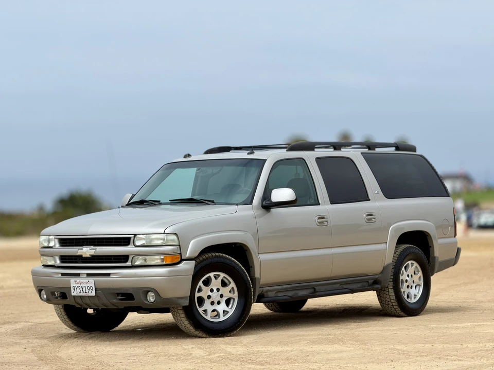 2005 Chevrolet Suburban 9th Gen - Image 2 of 31