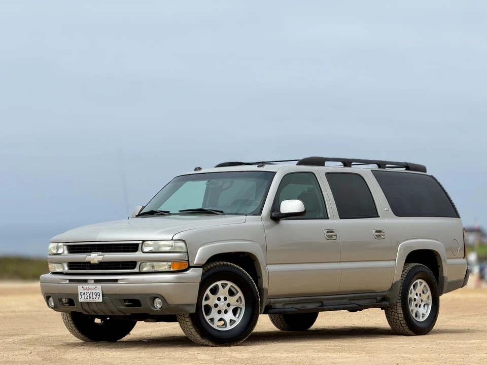 2005 Chevrolet Suburban 9th Gen - Image 3 of 31