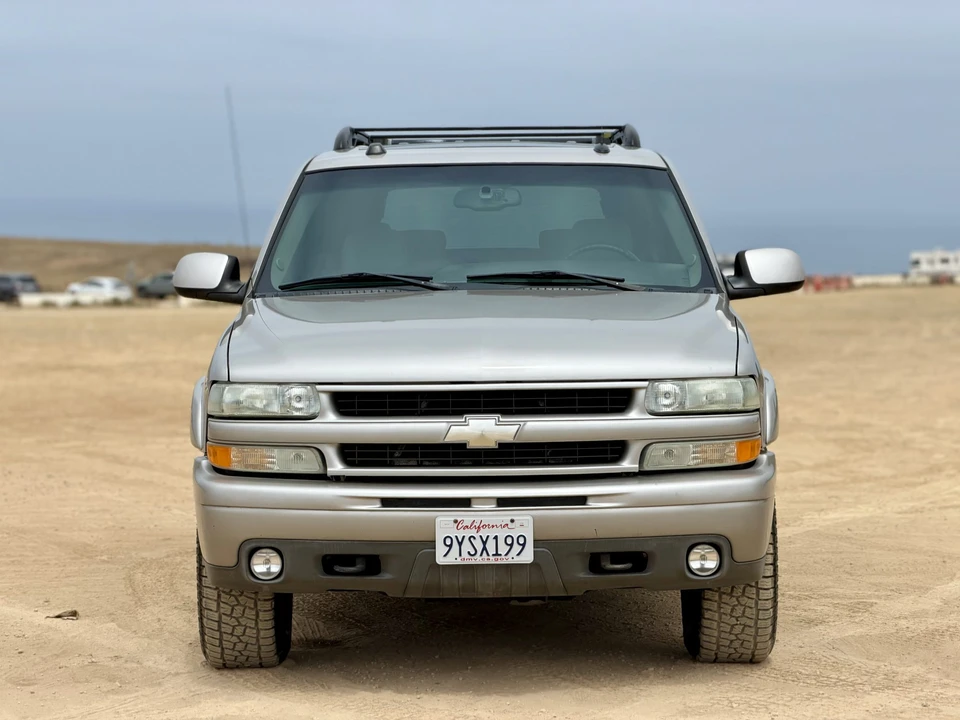 2005 Chevrolet Suburban 9th Gen - Image 15 of 31