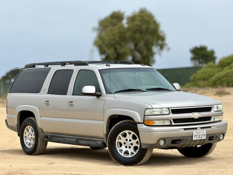2005 Chevrolet Suburban 9th Gen - Image 23 of 31