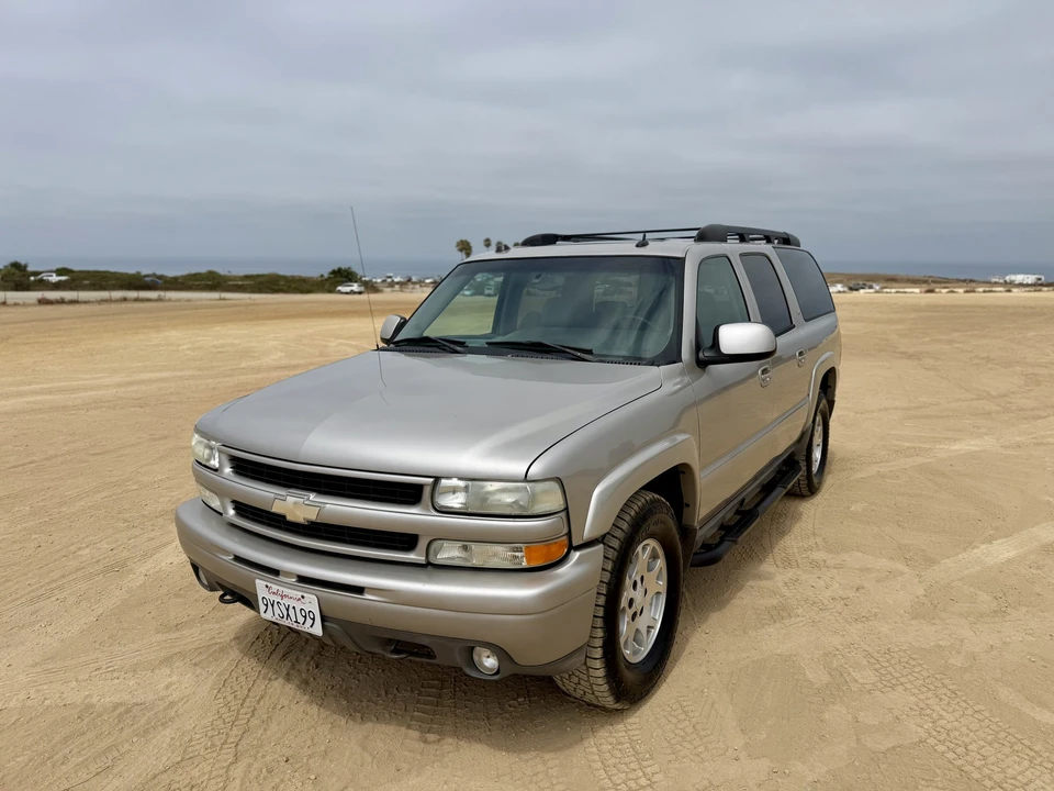 2005 Chevrolet Suburban 9th Gen - Image 10 of 31