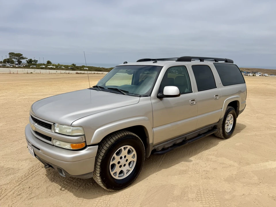 2005 Chevrolet Suburban 9th Gen - Image 13 of 31