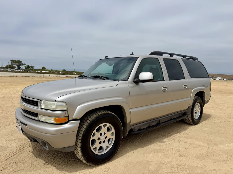 2005 Chevrolet Suburban 9th Gen - Image 14 of 31