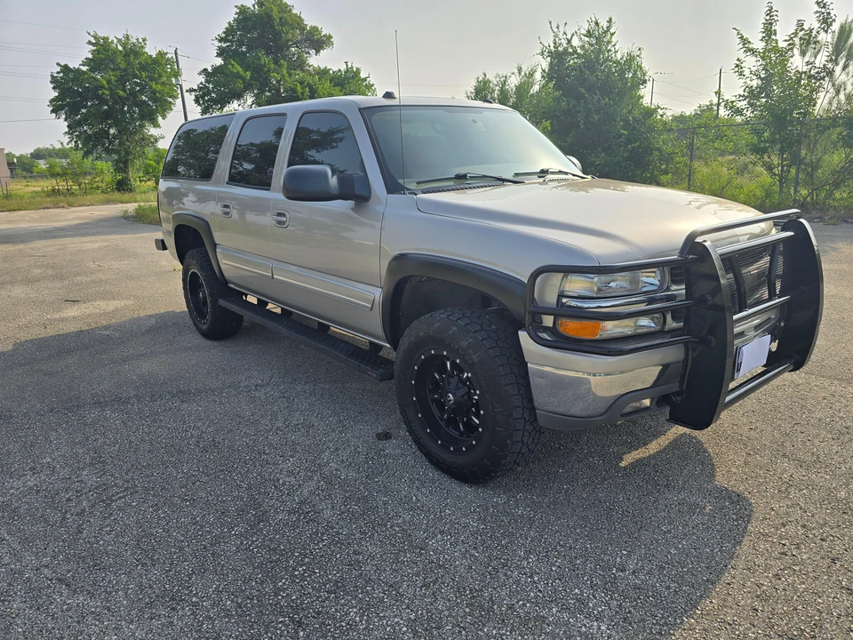 2005 Chevrolet Suburban 8th Gen - Image 24 of 31