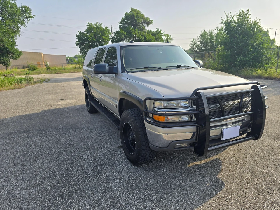 2005 Chevrolet Suburban 8th Gen - Image 26 of 31