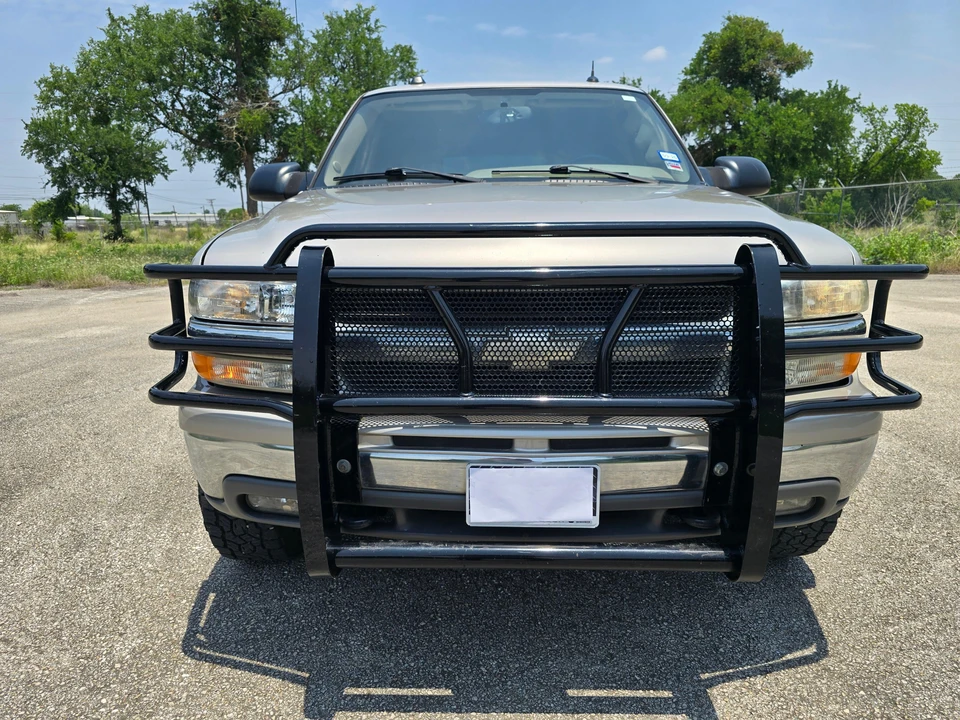 2005 Chevrolet Suburban 8th Gen - Image 6 of 31