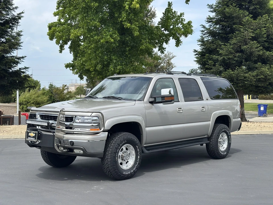 2005 Chevrolet Suburban 9th Gen - Image 4 of 31