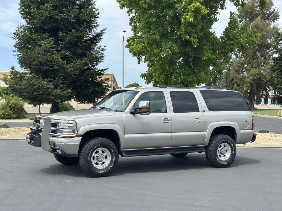 2005 Chevrolet Suburban 9th Gen - Image 8 of 31