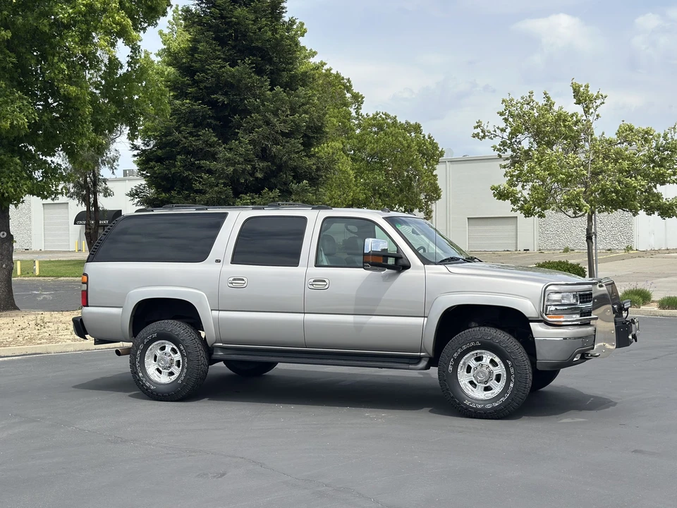 2005 Chevrolet Suburban 9th Gen - Image 30 of 31