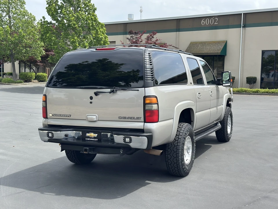 2005 Chevrolet Suburban 9th Gen - Image 22 of 31