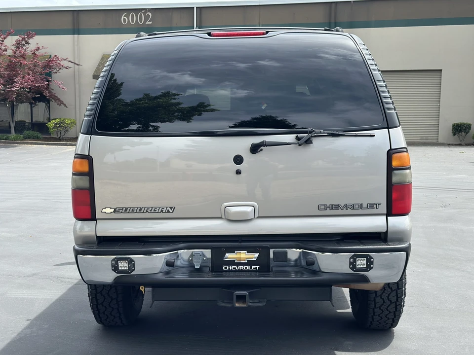 2005 Chevrolet Suburban 9th Gen - Image 18 of 31