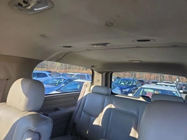 2005 Chevrolet Suburban 9th Gen - Image 7 of 11