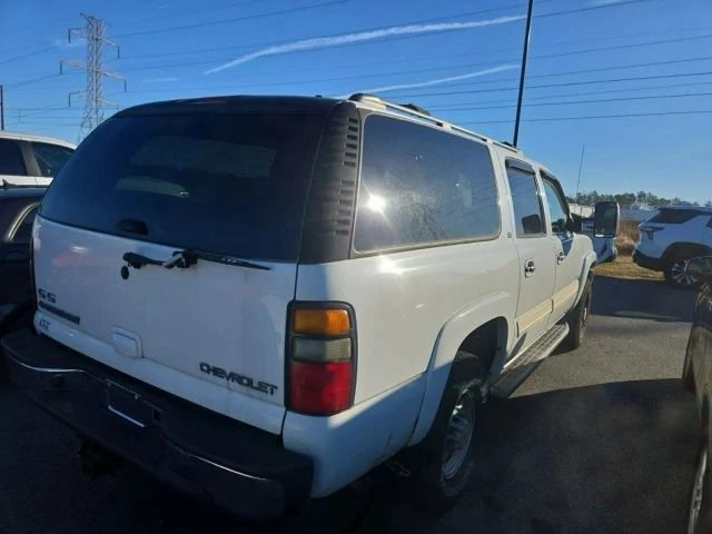 2005 Chevrolet Suburban 9th Gen - Image 2 of 11