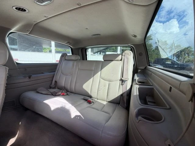 2005 Chevrolet Suburban 9th Gen - Image 14 of 15