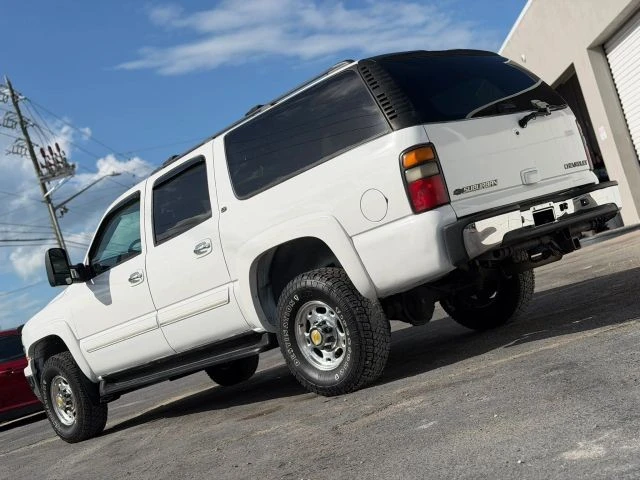 2005 Chevrolet Suburban 9th Gen - Image 3 of 15