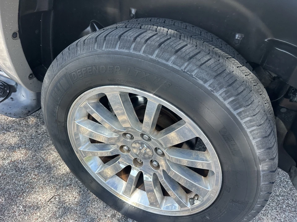 2005 Chevrolet Suburban 9th Gen - Image 7 of 20