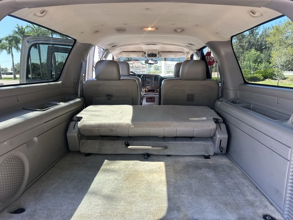 2005 Chevrolet Suburban 9th Gen - Image 17 of 20