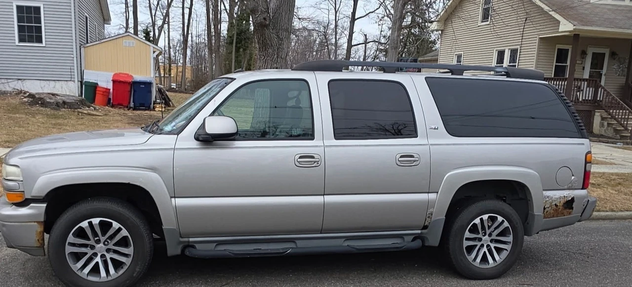 2005 Chevrolet Suburban 10th Gen - Image 13 of 18