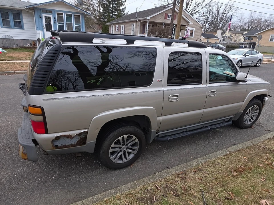 2005 Chevrolet Suburban 10th Gen - Image 11 of 18