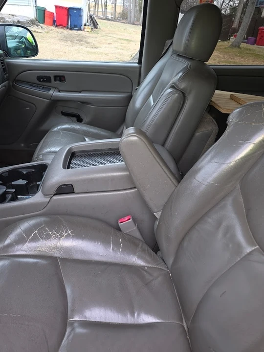 2005 Chevrolet Suburban 10th Gen - Image 2 of 18