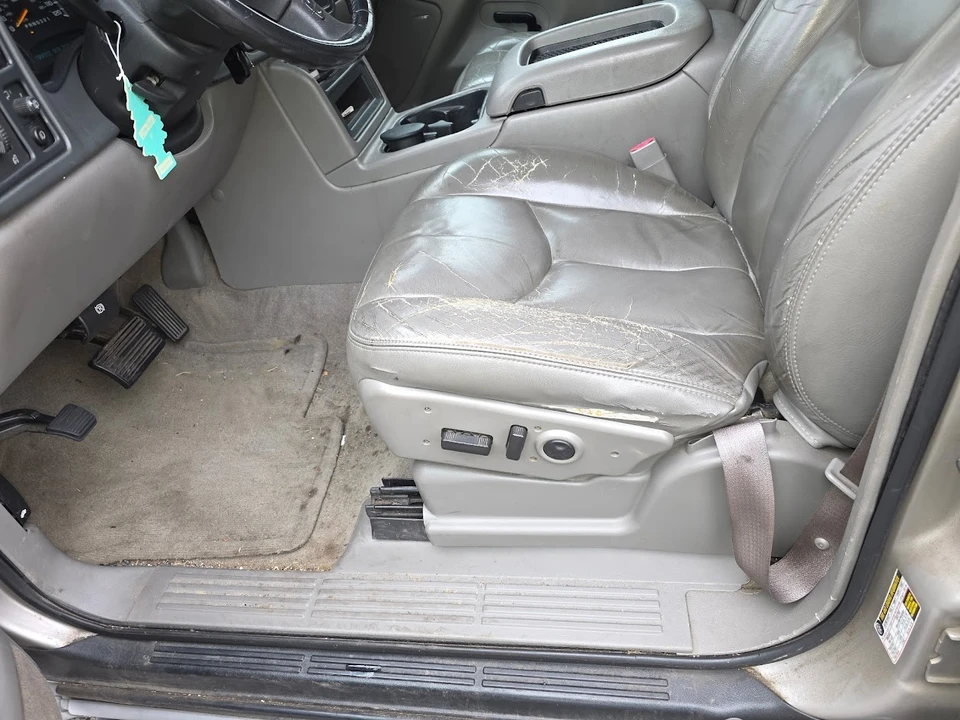 2005 Chevrolet Suburban 10th Gen - Image 6 of 18