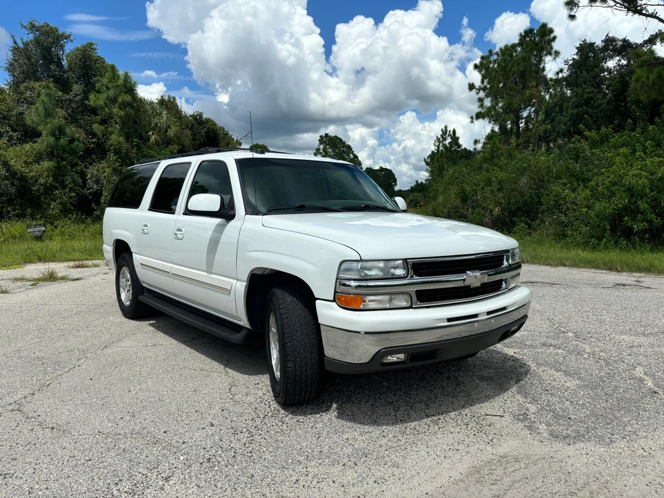 2005 Chevrolet Suburban 9th Gen - Image 18 of 31