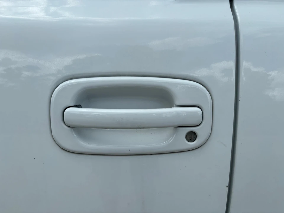 2005 Chevrolet Suburban 9th Gen - Image 31 of 31