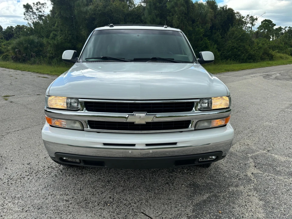 2005 Chevrolet Suburban 9th Gen - Image 7 of 31