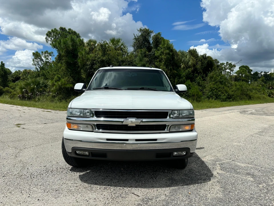 2005 Chevrolet Suburban 9th Gen - Image 6 of 31