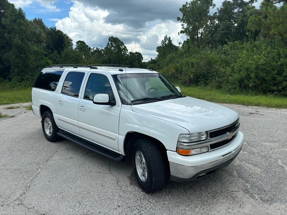 2005 Chevrolet Suburban 9th Gen - Image 17 of 31