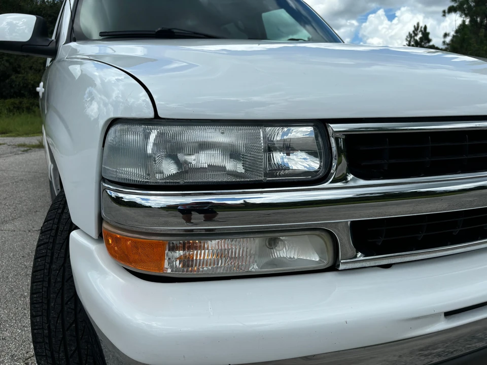 2005 Chevrolet Suburban 9th Gen - Image 19 of 31